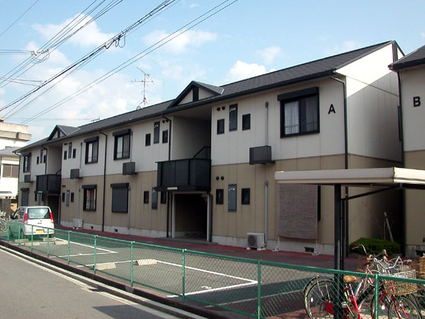 大阪府岸和田市小松里町（アパート）の賃貸物件の外観