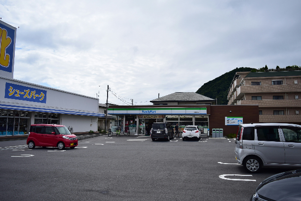 【平塚市黒部丘のアパートのコンビニ】