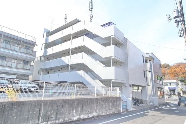 【ＴＩＳマンション堀之内の建物外観】