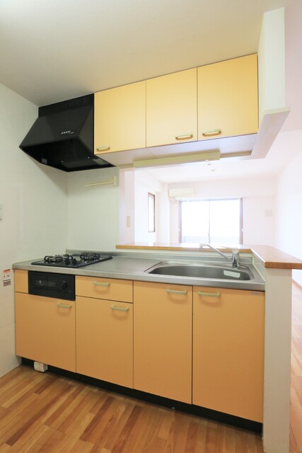 【松山市松末のマンションのキッチン】