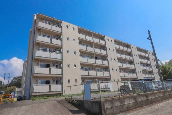 田辺市稲成町のマンションの建物外観