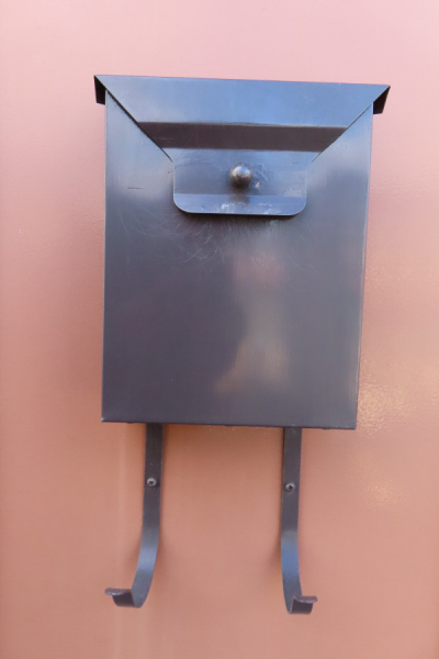 玄関　玄関ポスト付