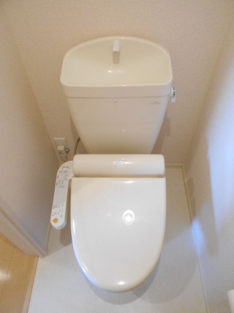 トイレ　※同物件、別部屋の写真です。