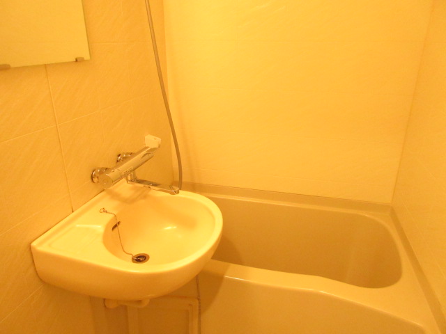 バス・シャワールーム　浴室水栓も使いやすいサーモ混合水栓です