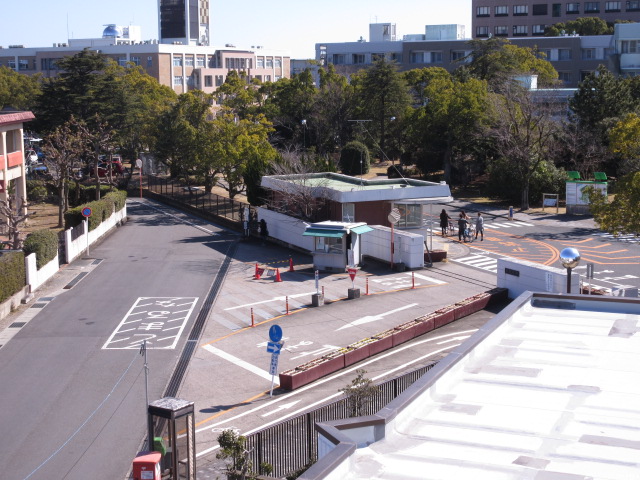 大学・短大　国立大学法人三重大学　正門（大学・短大）まで177m