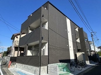 【海老名市中野のアパートの建物外観】