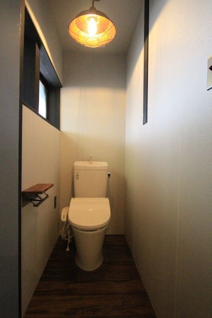 トイレ　温水洗浄便座