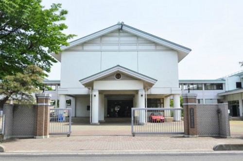 【東松山市松葉町のアパートの小学校】