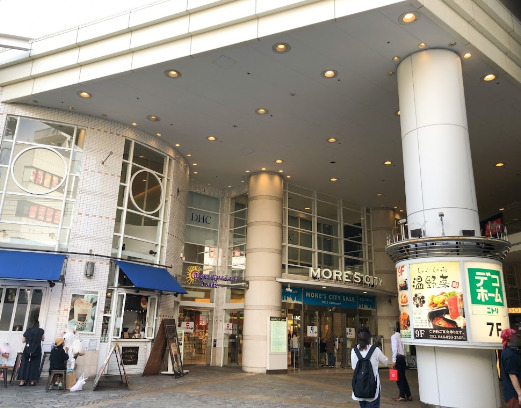 【横須賀市安浦町のマンションのショッピングセンター】