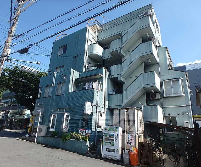 【京都市左京区一乗寺塚本町のマンションの建物外観】