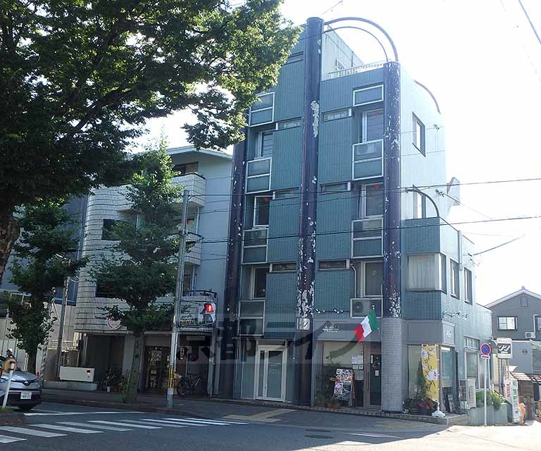 【京都市左京区一乗寺塚本町のマンションの建物外観】