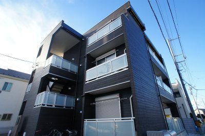 蕨市錦町のアパートの建物外観