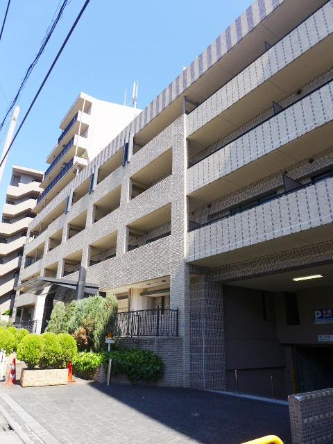 渋谷区東のマンションの建物外観