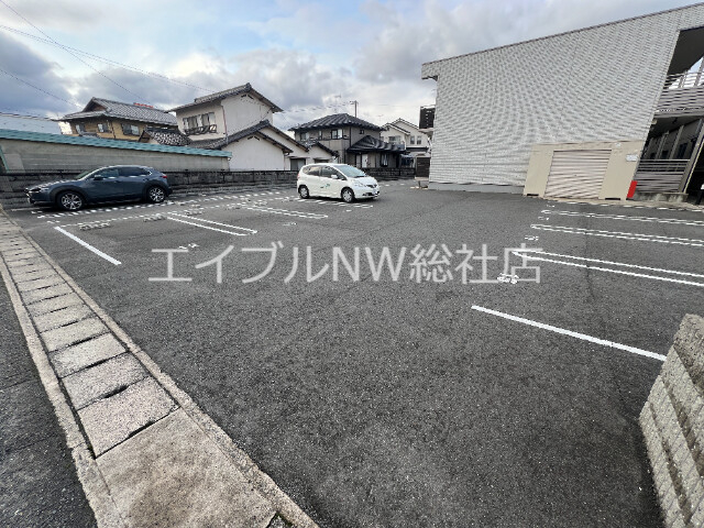 【総社市中央のアパートの駐車場】