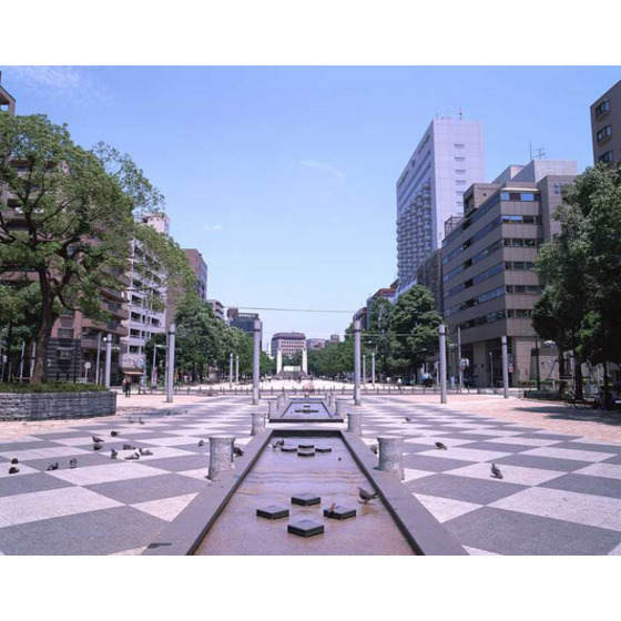 【ラフィスタ伊勢佐木長者町駅前ウエストの公園】