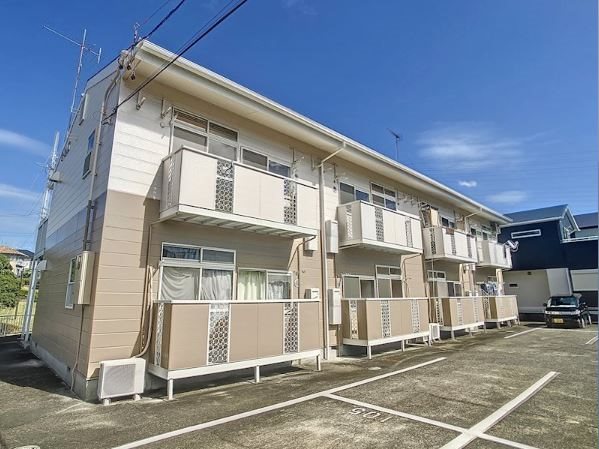 建物外観　南向き、日当たり良好