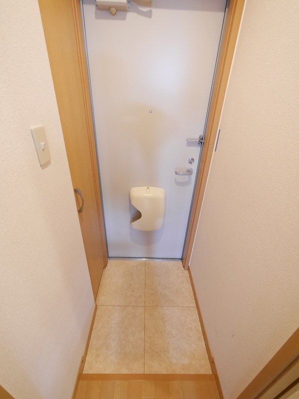 玄関　別部屋写真