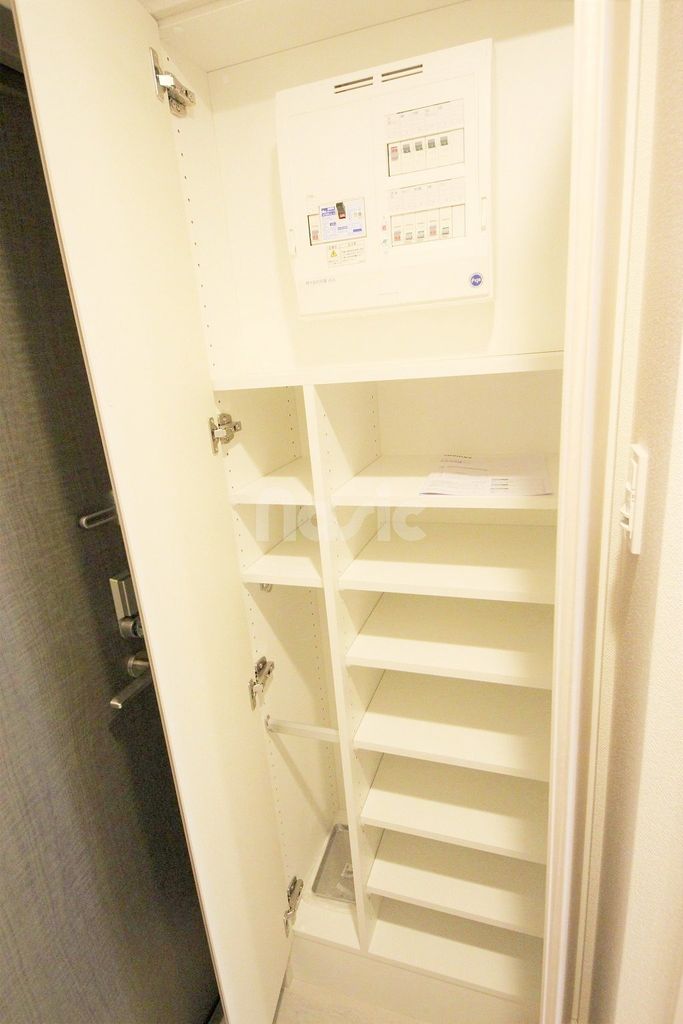 玄関　シューズボックス