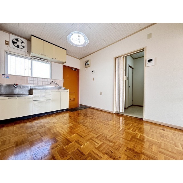 居室・リビング　リビング（同仕様タイプ・現況優先）