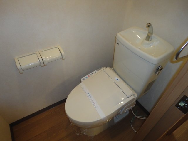 トイレ　シャワー付トイレ