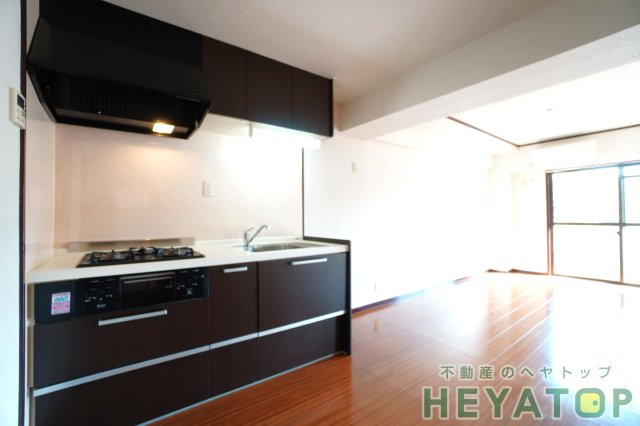 キッチン　システムキッチン完備（同仕様写真）
