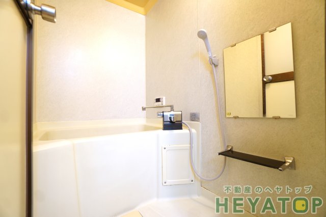 洗面設備　追焚き機能付きお風呂（同仕様写真）