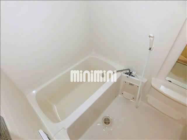 バス・シャワールーム　追い焚き、浴室乾燥機能付きです。