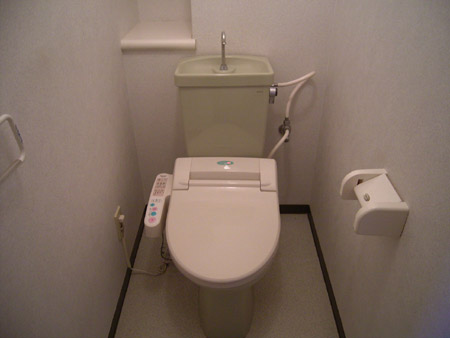 トイレ　コンパクトで使いやすいトイレです