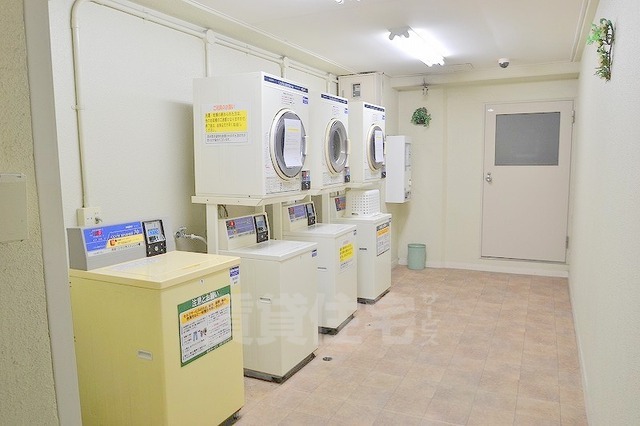 その他　コインランドリー
