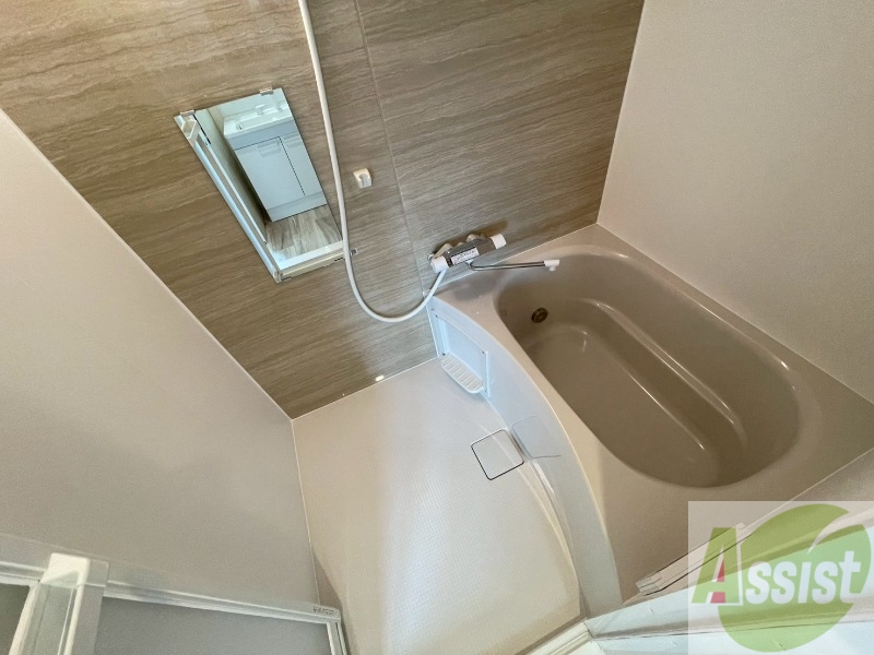 バス・シャワールーム　お風呂になります。一日の疲れを癒してくださいね。