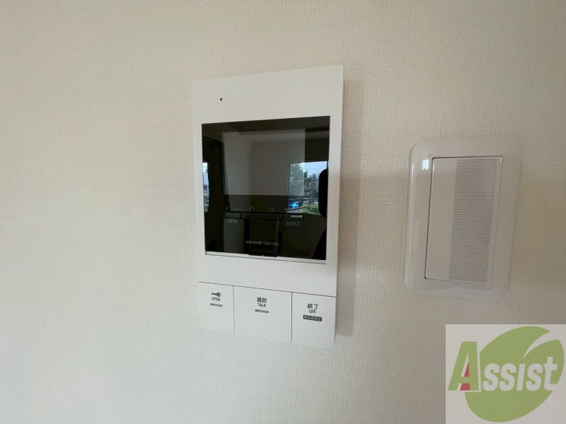 セキュリティ　ＴＶモニター付インターホンです。来客者の顔が見えるので安心！