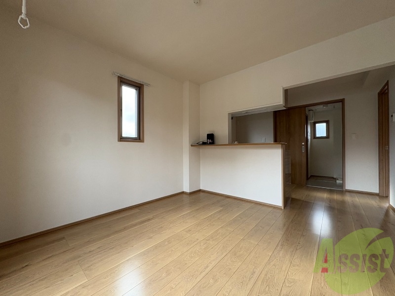 居室・リビング　きれいなＬＤＫが広がっていて居心地が良さそうですね。