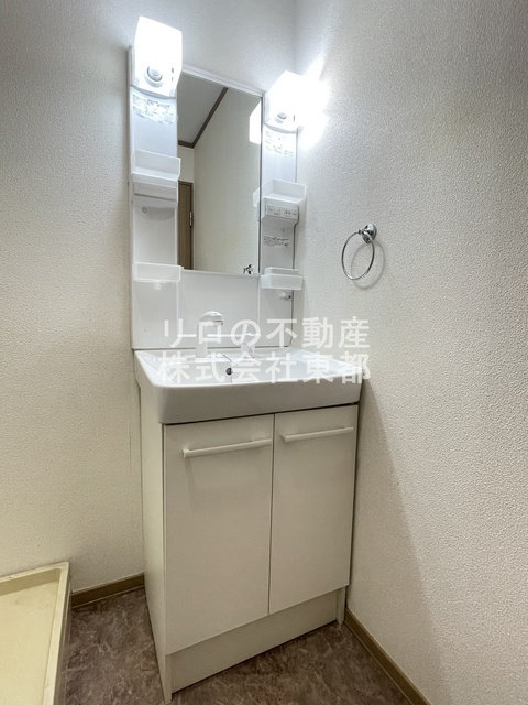 洗面設備　嬉しい洗面台は独立タイプ！