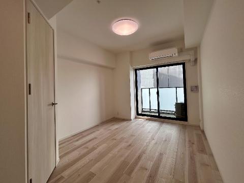 居室・リビング　室内