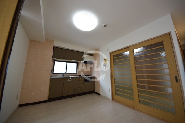 居室・リビング　サンプラザ浪速II番館　リビング・ダイニングスペース