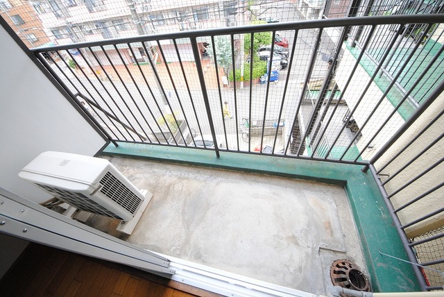バルコニー　写真は３０１号室