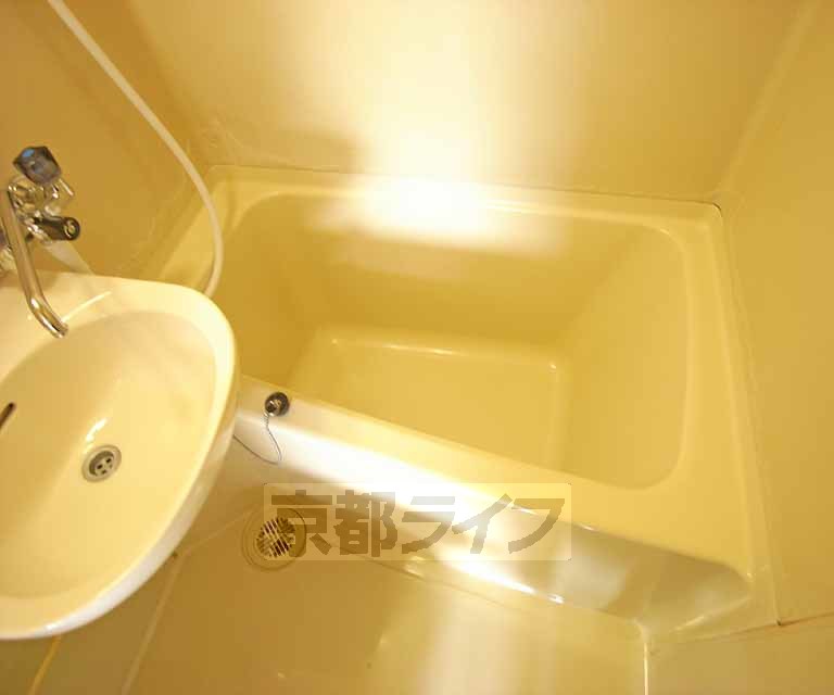 バス・シャワールーム　広いお風呂です。