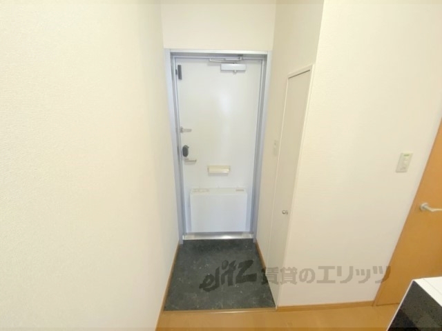 レオパレスAKIの玄関写真