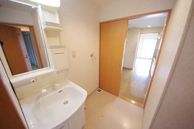 洗面設備　洗面所（類似室内）