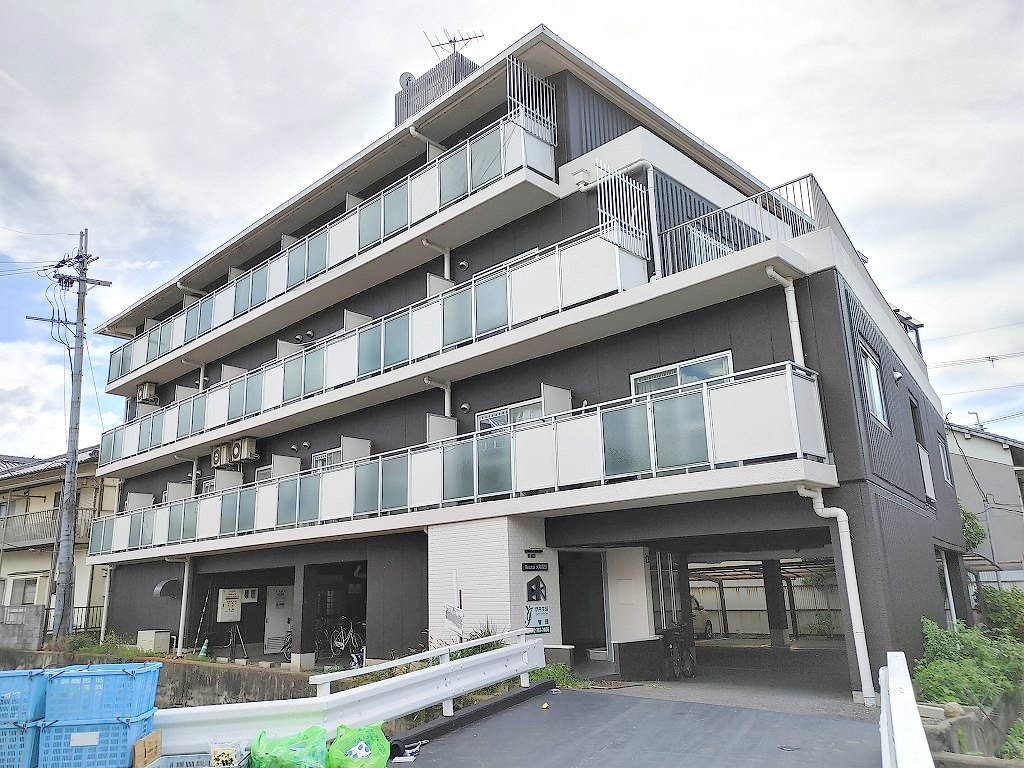 建物外観　駅近の鉄骨造マンション