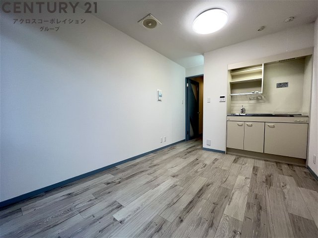 居室・リビング　エアコン付きで快適に過ごせます♪