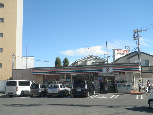 コンビニ　セブンイレブン（コンビニ）まで450m