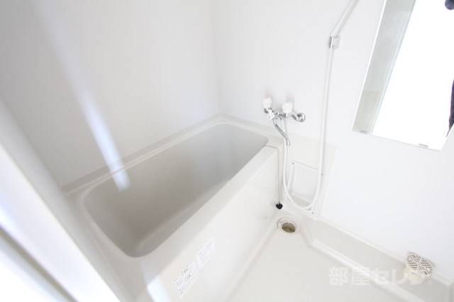 バス・シャワールーム　ゆったりバスルームです