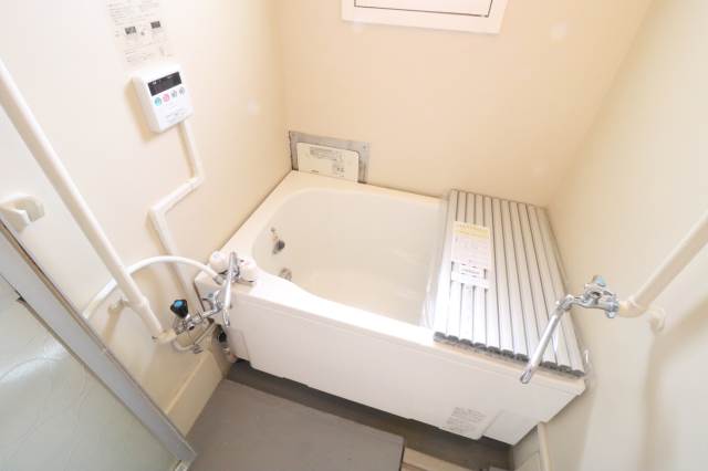 バス・シャワールーム　浴室、追い焚き付き