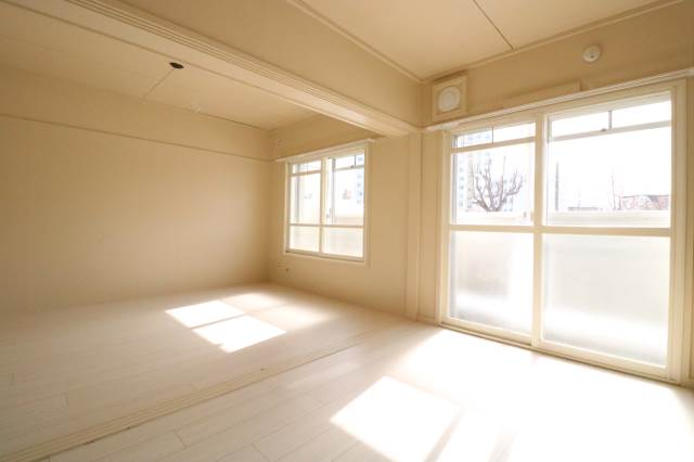 居室・リビング　リビング、洋室