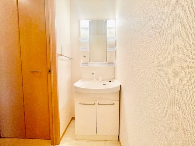 洗面設備　同一建物内１０３号室内装写真転載