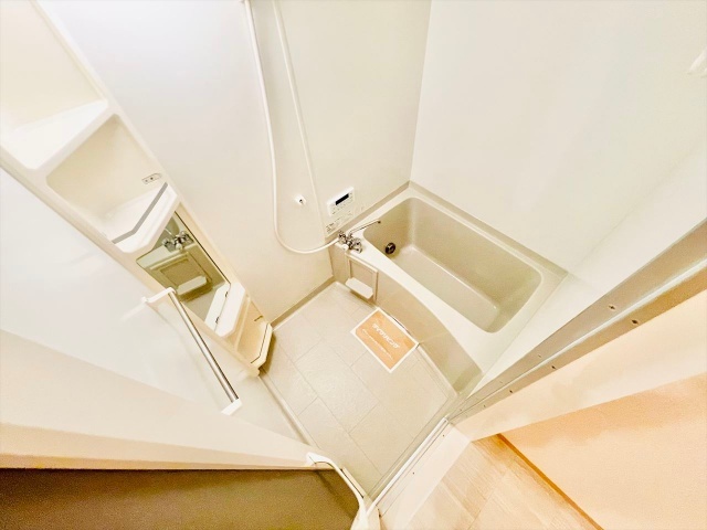 バス・シャワールーム　同一建物内１０３号室内装写真転載