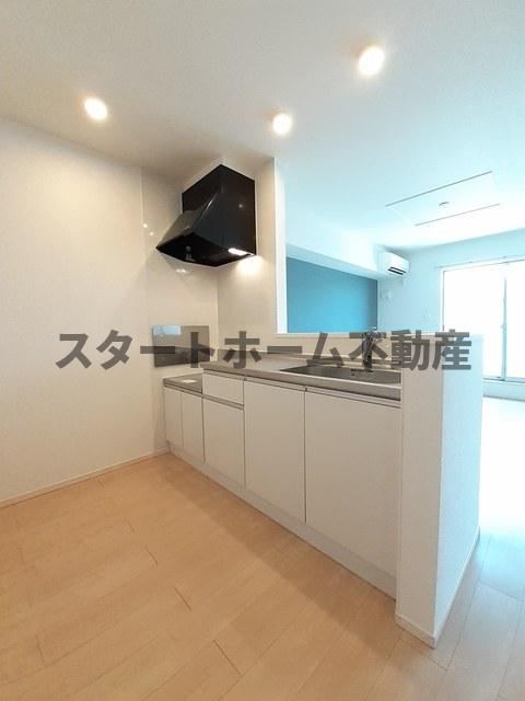 キッチン　コンパクトなキッチンで掃除もラクラク