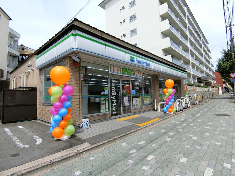 コンビニ　ファミリーマート 佛教大学前店（コンビニ）まで238m