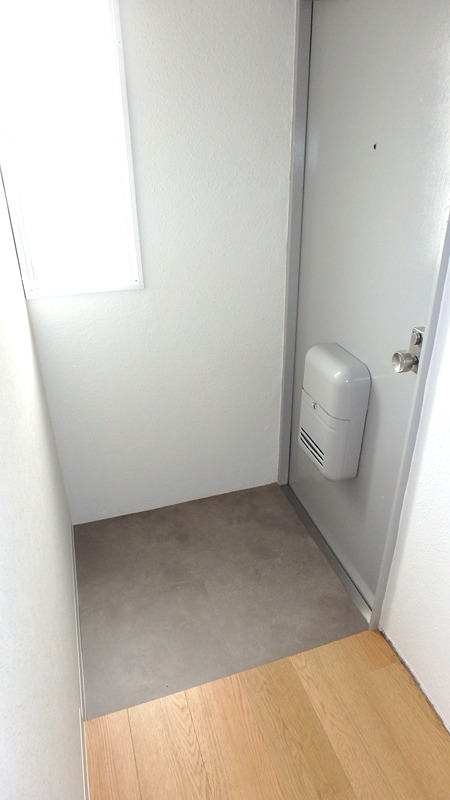 玄関　※写真は別室の同仕様です。